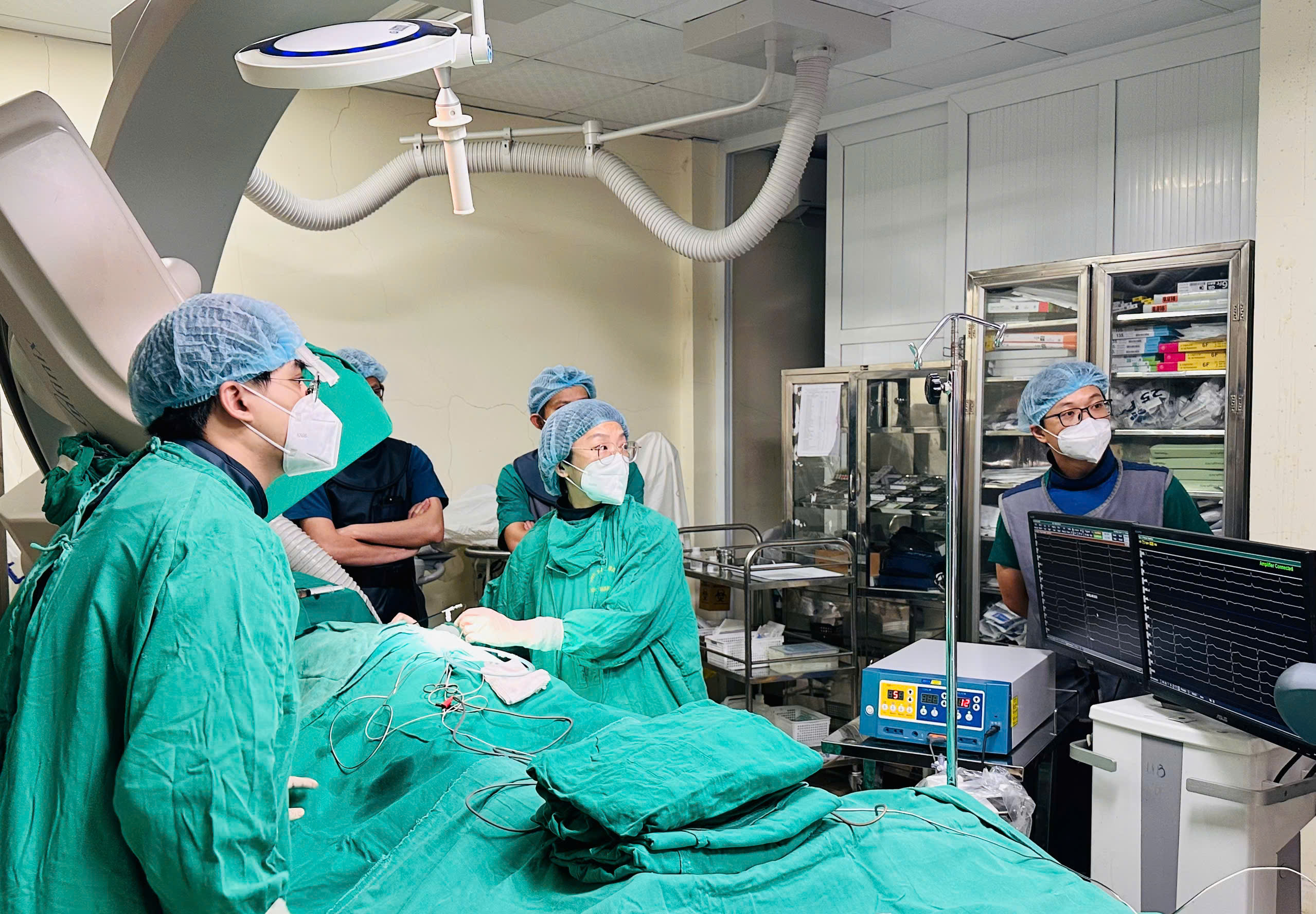 Các chuyên gia của Bệnh viện Đa khoa tỉnh Thanh Hóa và Bệnh viện Tim mạch Hạ Môn (Trung Quốc) đã phối hợp thực hiện thành công 4 ca can thiệp tim mạch phức tạp.