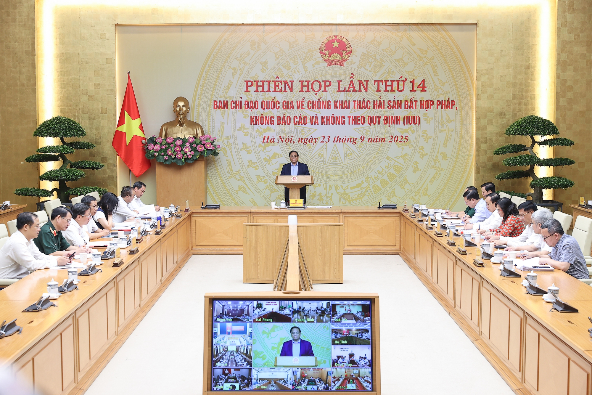 Thủ tướng: Quyết tâm gỡ “thẻ vàng” IUU trong năm 2025