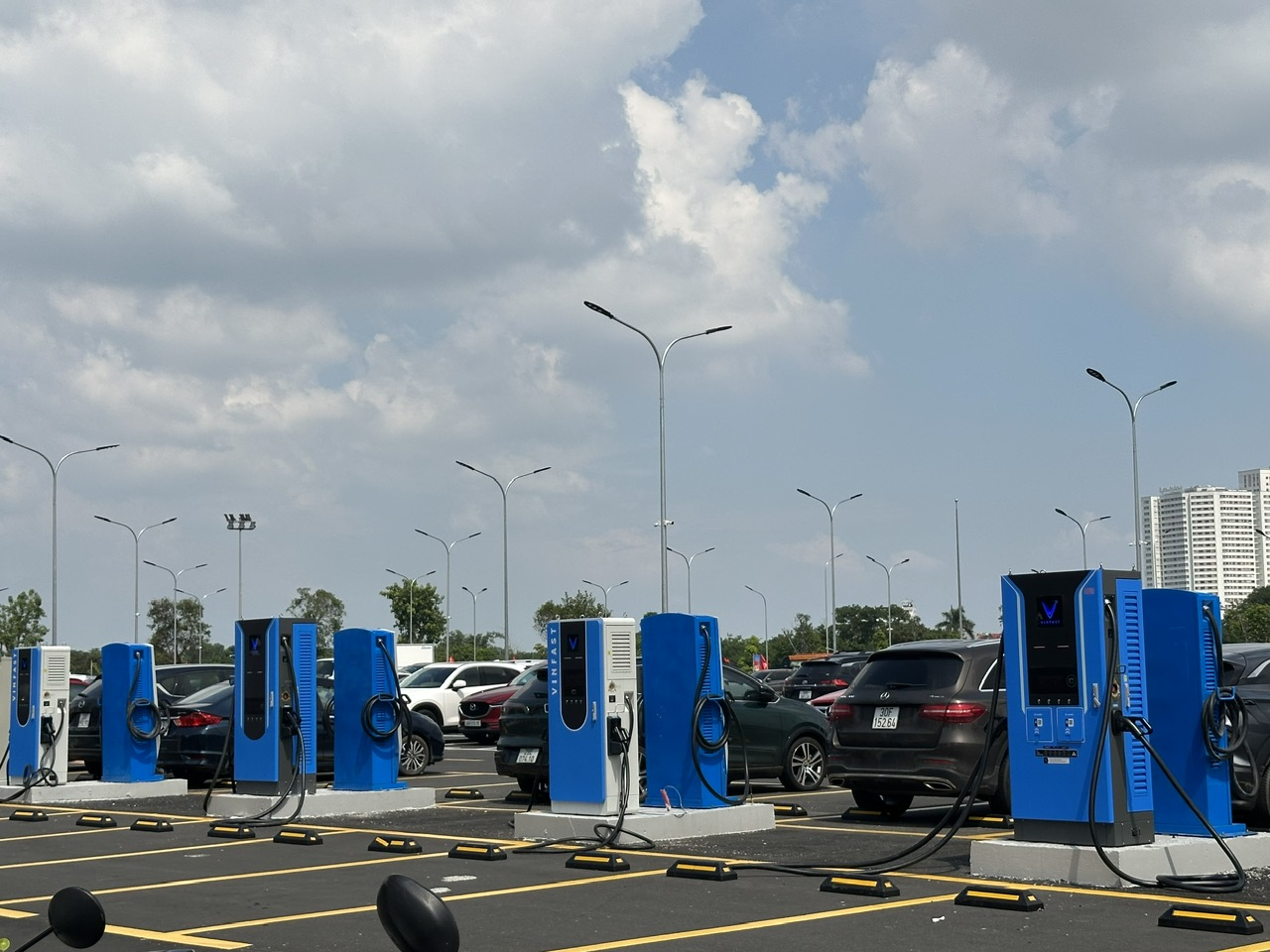 trạm sạc xe điện VinFast