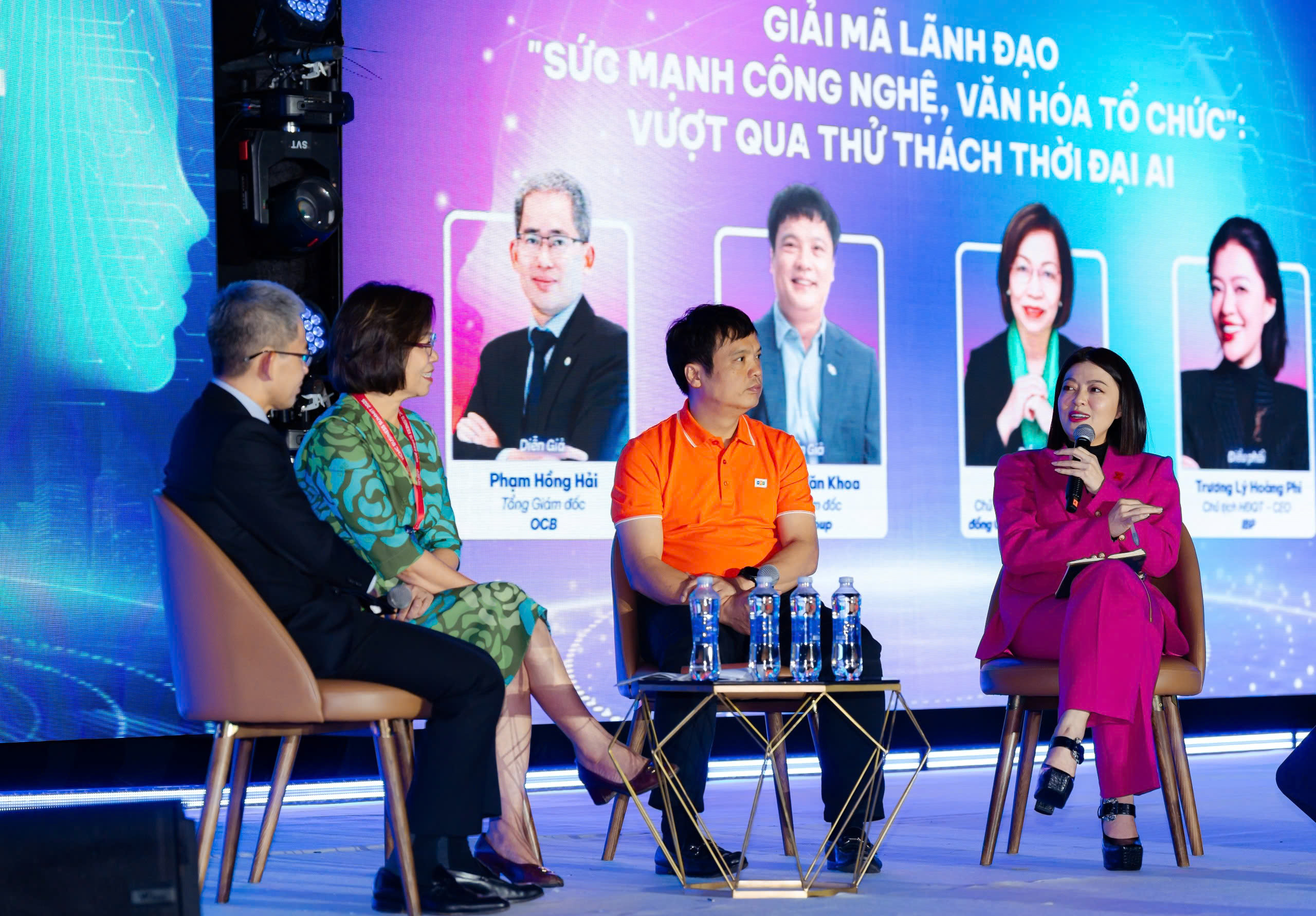 Các chuyên gia, PG88 Link Dễ Nhớ Pg88.com thảo luận tại tọa đàm trong khuôn khổ sự kiện.