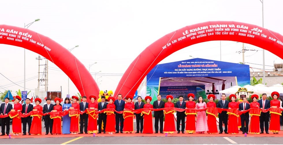 Lễ khánh thành tuyến đường trục PG88 hơn 2,1 triệu thành viên nối vùng PG88 ⭐ Link trang chủ số 1 nhà cái PG88 com casino slot biển tỉnh với đường cao tốc Cầu Giẽ - Ninh Bình. Ảnh: Báo Ninh Bình