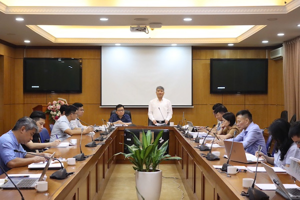 Thứ trưởng Nguyễn Thanh Tú chủ trì cuộc họp Hội đồng thẩm định. Ảnh: MOJ.