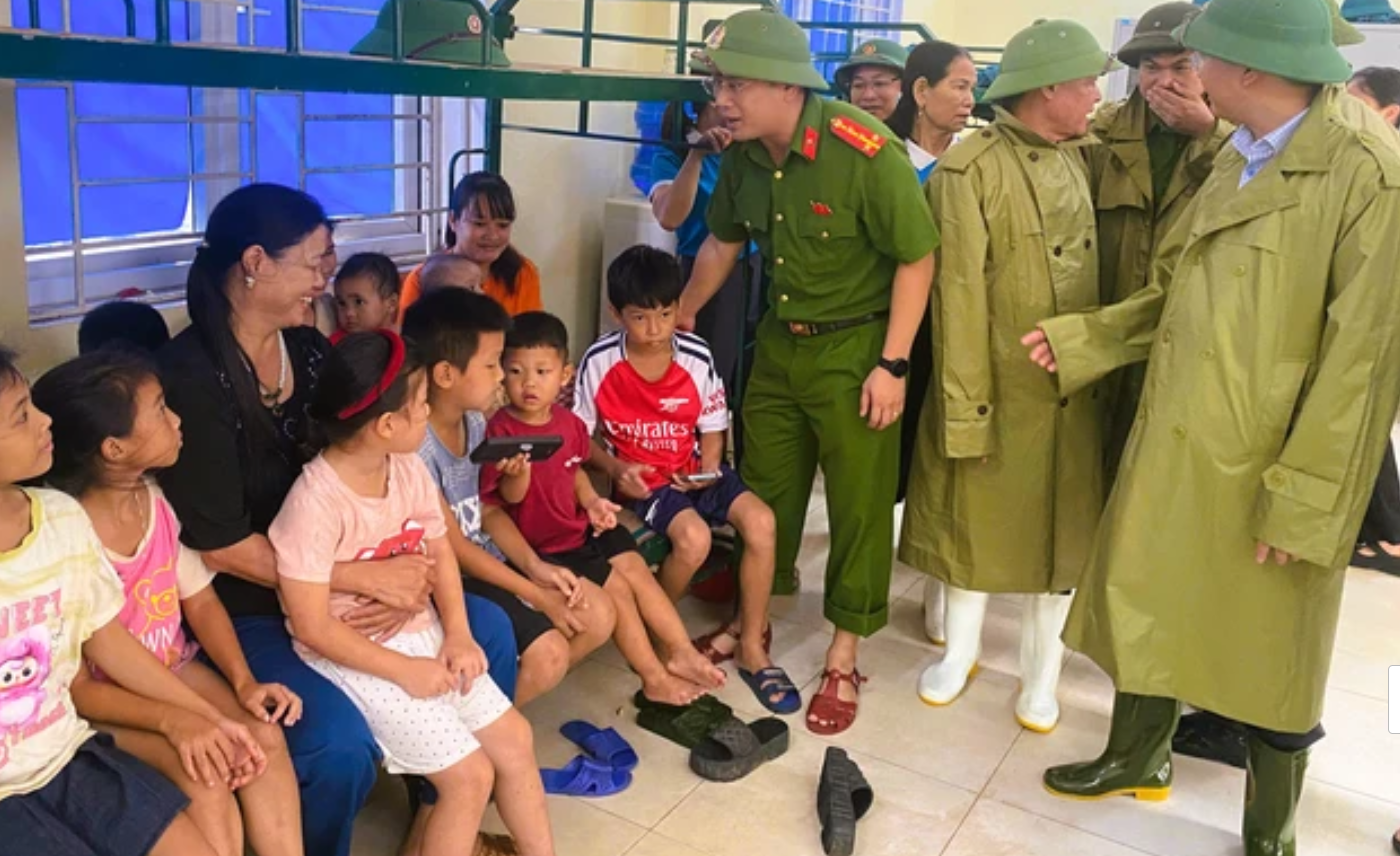 Phụ nữ, trẻ em, người già được ưu tiên tới tránh trú tại nhà văn hóa, trường học kiên cố. Lực lượng công an, chính quyền địa phương đã tới thăm hỏi, động viên Link Đăng Nhập PG88 Chính Thức 2026