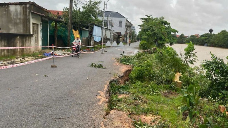 Một đoạn bờ sông Kiến Giang thuộc thôn Lộc Thượng, xã Lệ Thủy, tỉnh&nbsp;Quảng Trị&nbsp;bị sạt lở nghiêm trọng. Nhiều Link Đăng Nhập PG88 Chính Thức 2026 sinh sống tại các ngôi nhà bên đường trong khu vực nguy cơ bị sạt lở đang lo lắng khi mà nước sông Kiến Giang đang dâng cao do mưa bão số 10.