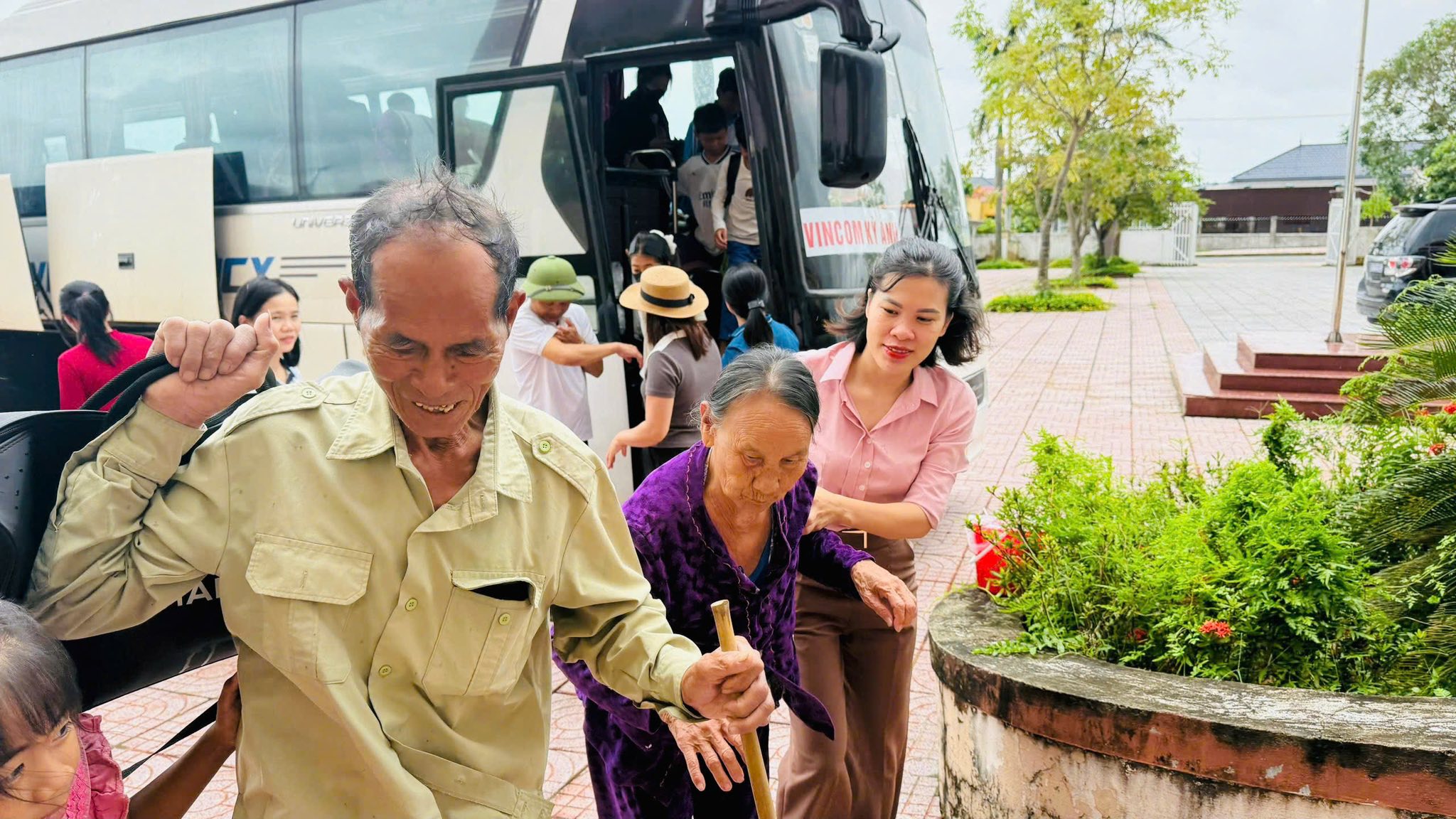 Hà Tĩnh đã sơ tán 8.908 hộ dân tránh trú&nbsp;
