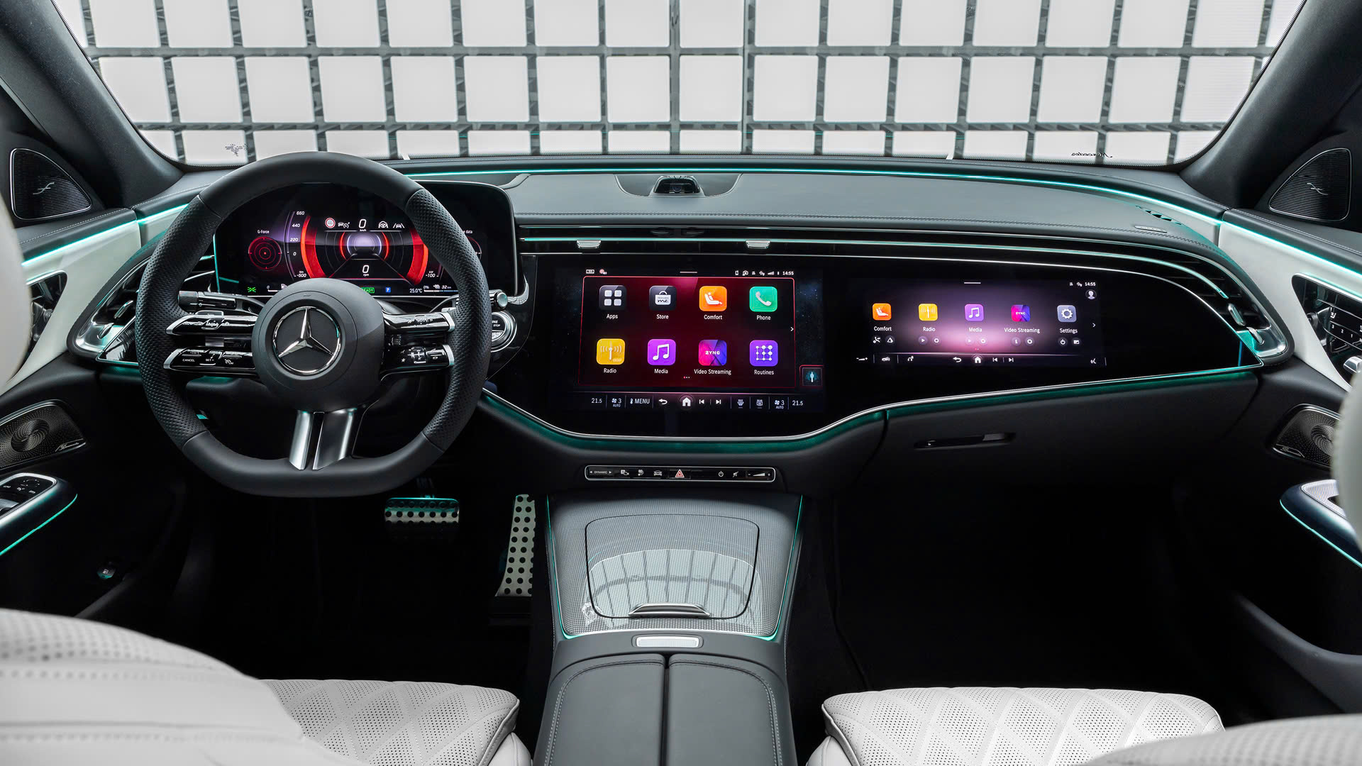 <i>Khoang nội thất của&nbsp;Mercedes-Benz E-Class thế hệ mới.</i>