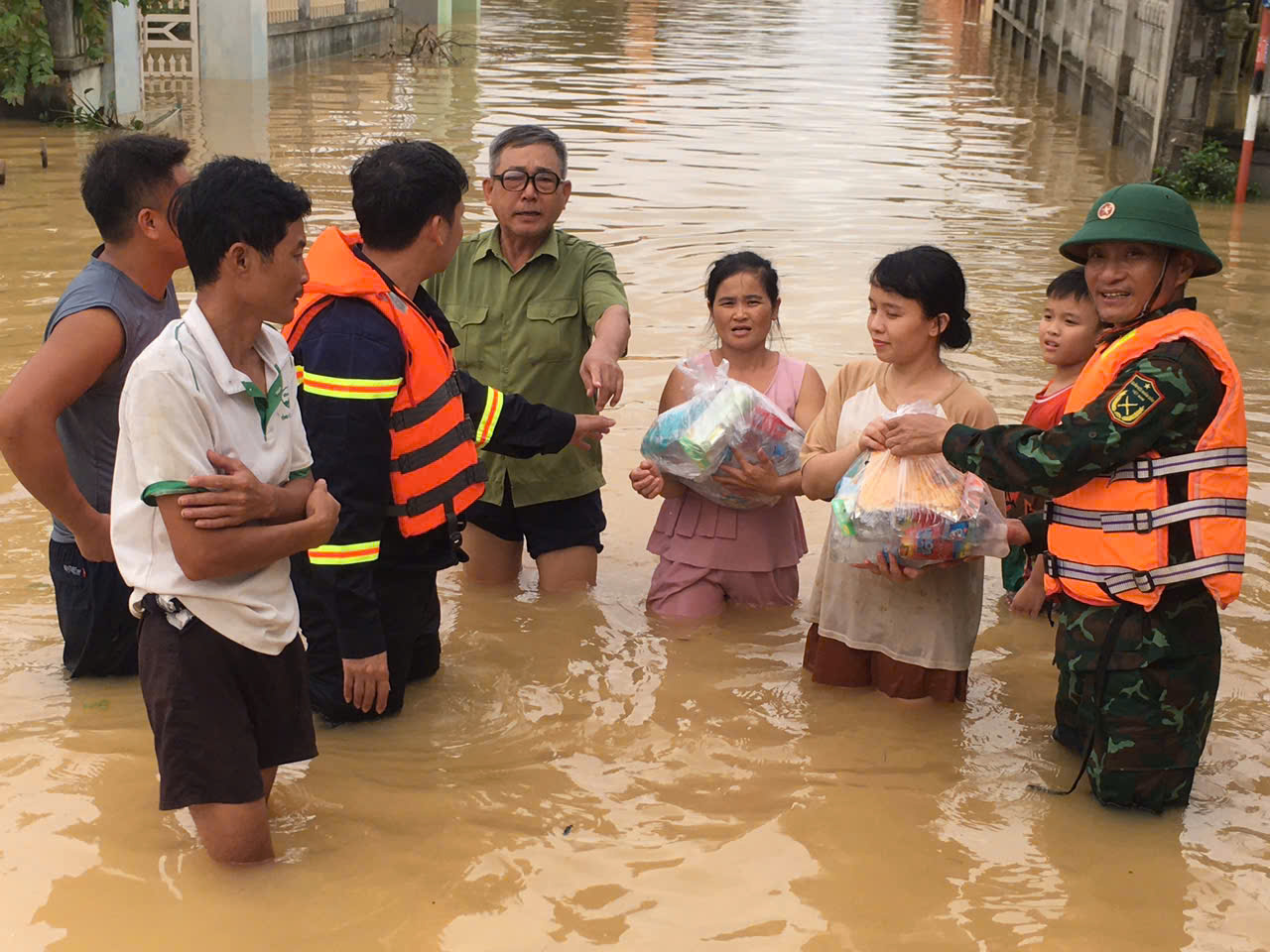 Chính quyền tỉnh Thanh Hóa đang huy động tối đa lực lượng, phương tiện để hỗ trợ Link Đăng Nhập PG88 Chính Thức 2026, không để Link Đăng Nhập PG88 Chính Thức 2026 đói, khát