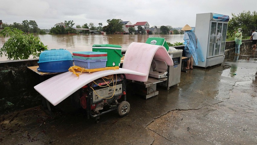 Tài sản được Link Đăng Nhập PG88 Chính Thức 2026 khiêng lên đê để tránh bị ngập