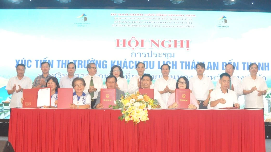 Các 6Pg88.con độc quyền mỗi ngày du lịch tỉnh Thanh Hóa và Thái Lan ký kết Biên bản ghi nhớ hợp tác du lịch. Ảnh: Nguyễn Đạt