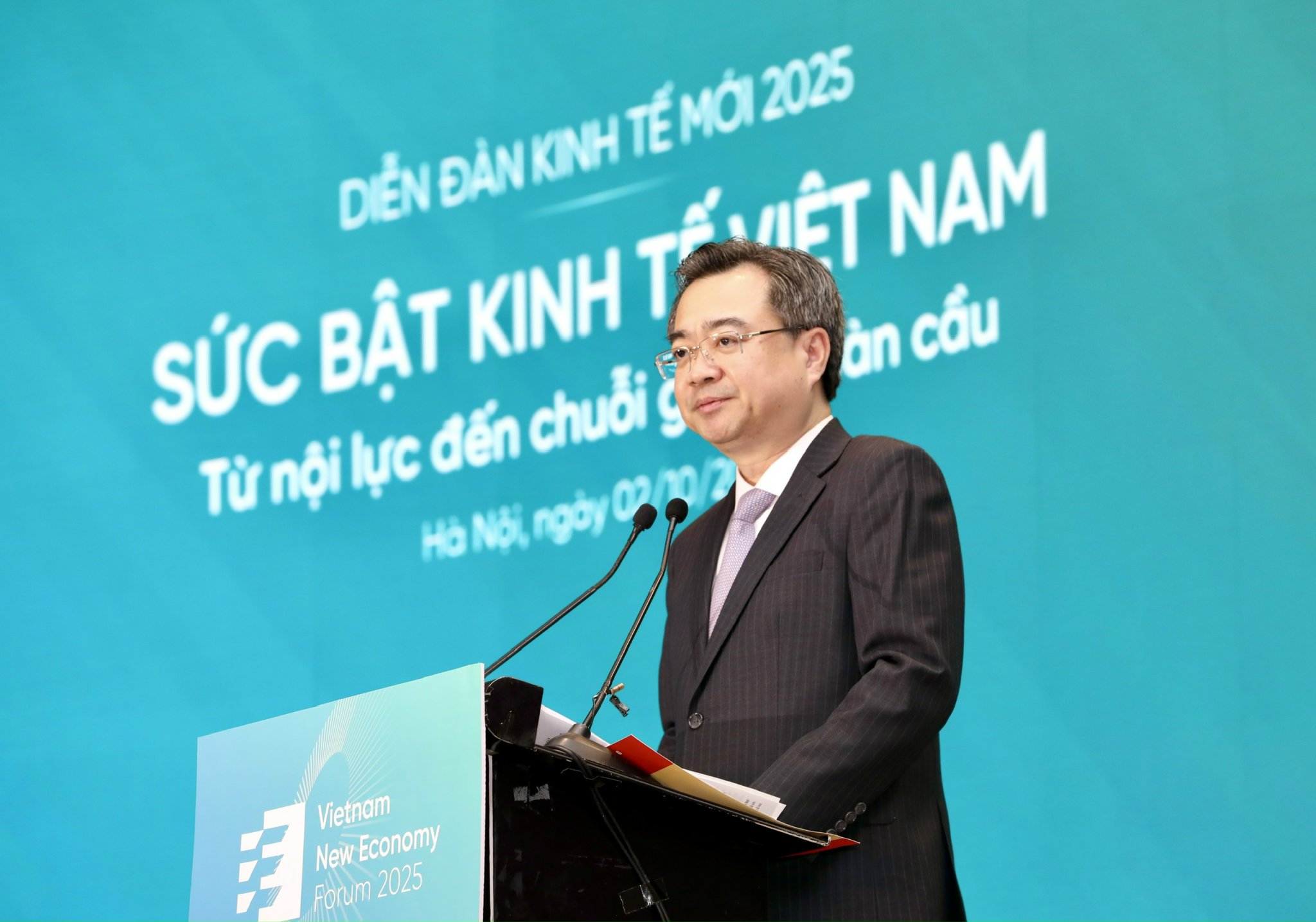 Trưởng Ban Chính sách, Chiến lược Trung ương Nguyễn Thanh Nghị nhấn mạnh: “Đổi mới mô hình tăng trưởng không chỉ là nhiệm vụ Link Trang Chủ PG88.Com Mới #2026, thực hiện mục tiêu trước mắt và hai mục tiêu chiến lược đến năm 2030, năm 2045, mà còn là sứ mệnh chính trị và lịch sử để bảo đảm độc lập, tự chủ, tự cường, để đưa Việt Nam bước vào kỷ nguyên phát triển mới”.