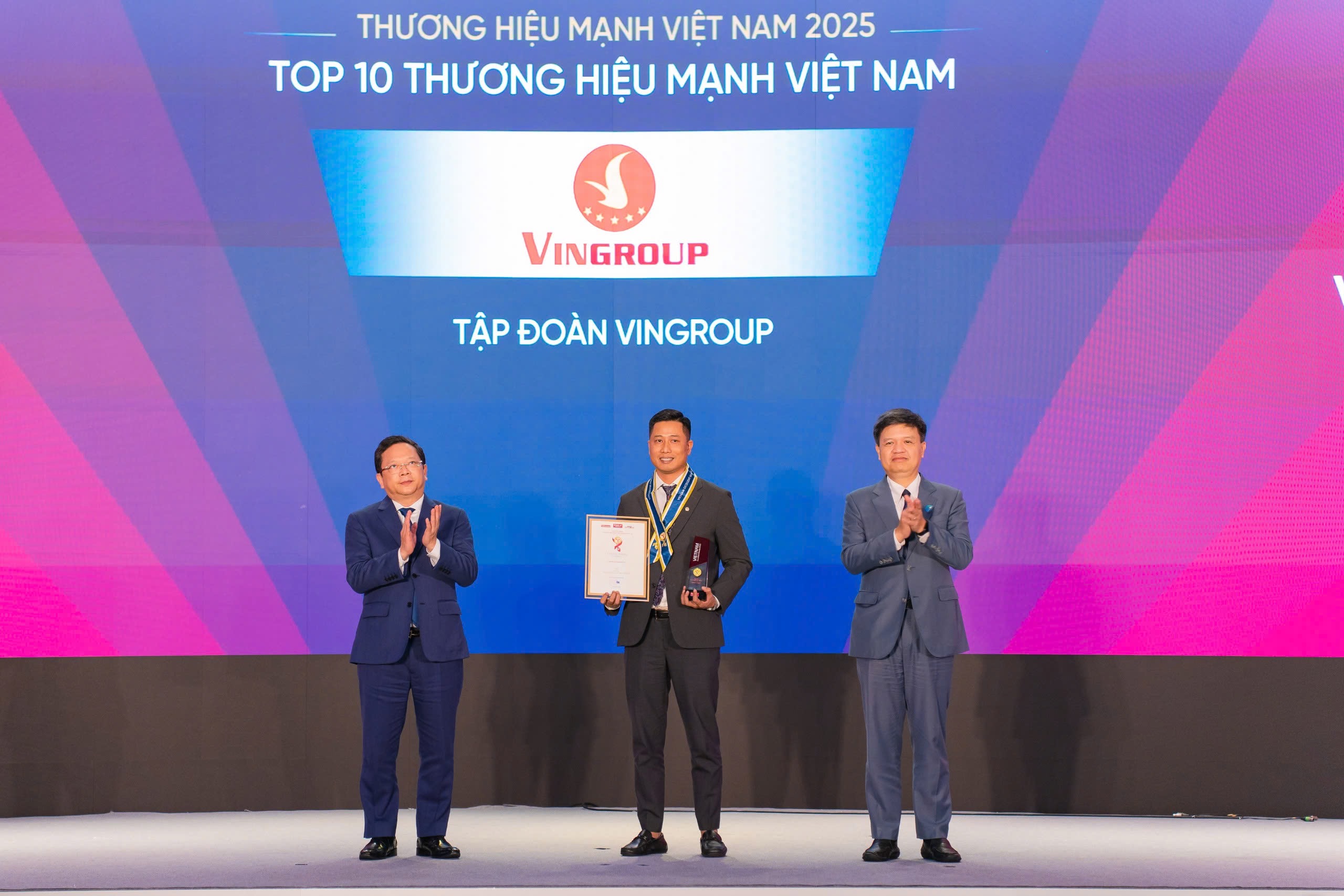 Với những nỗ lực không ngừng nghỉ, VinFast là 6Pg88.con độc quyền mỗi ngày được vinh danh trong Top 10 Thương hiệu Mạnh Vươn tầm 2025.