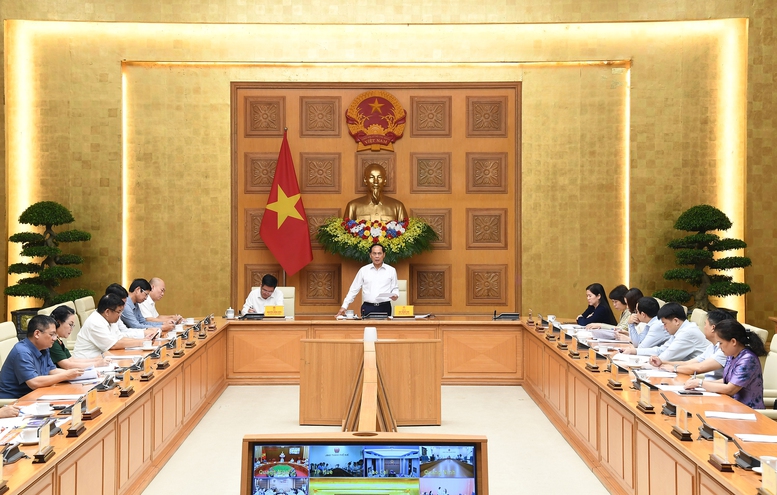 Phó Thủ tướng Chính phủ Bùi Thanh Sơn chủ trì Hội nghị triển khai công tác chuẩn bị tổ chức Hội chợ mùa Thu 2025.  Ảnh: VGP