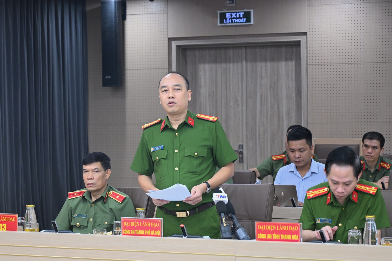 Đại tá Nguyễn Đức Long, Phó Giám đốc Công an TP Hà Nội  phát biểu tại buổi họp báo. Ảnh: Cổng thông tin điện tử Bộ Công an.