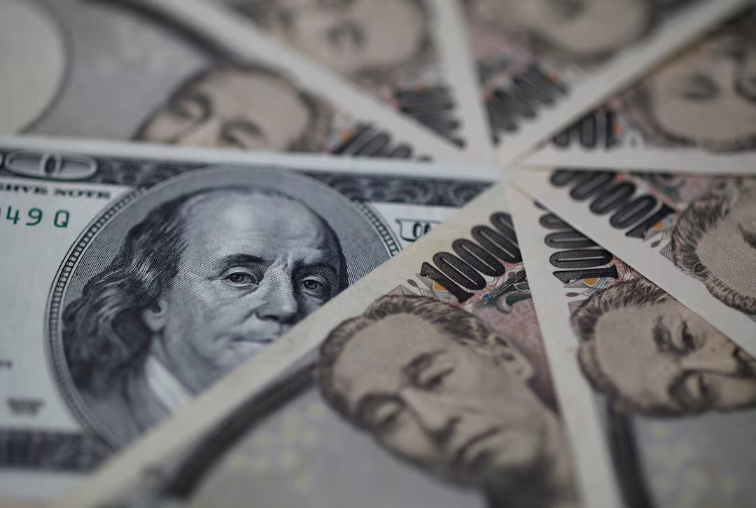 Đồng yên Nhật tụt giá chóng mặt vì mối lo Abenomics trở lại