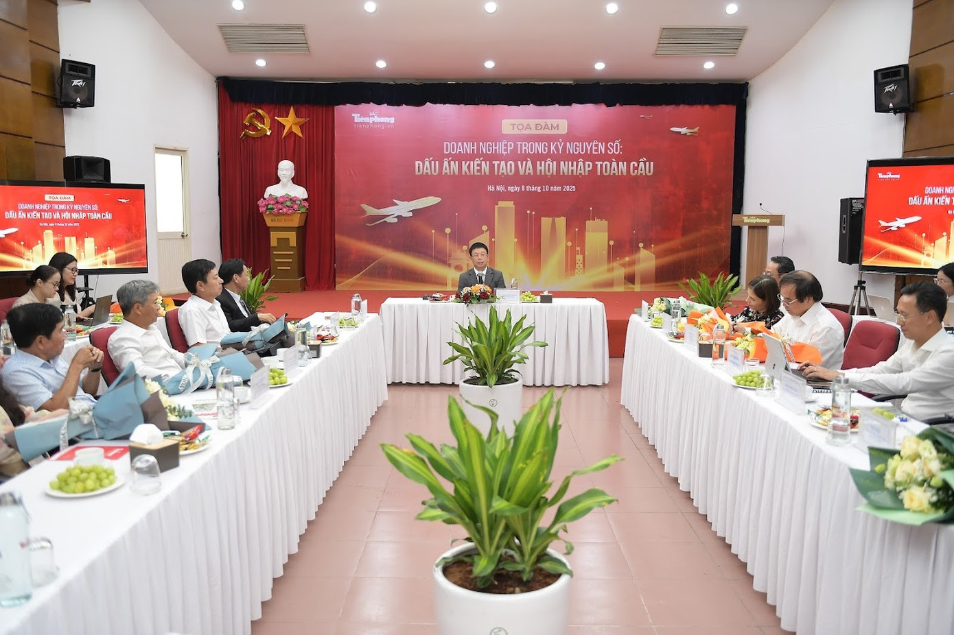 Toàn cảnh tọa đàm “PG88 Link Dễ Nhớ Pg88.com trong kỷ nguyên số: Dấu ấn kiến tạo và hội nhập toàn cầu” diễn ra chiều ngày 8/10.