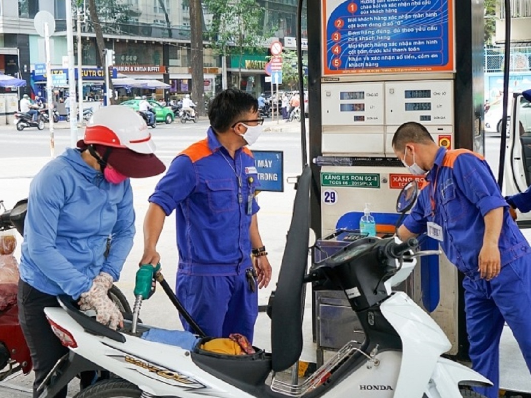 Giá xăng dầu đồng loạt giảm