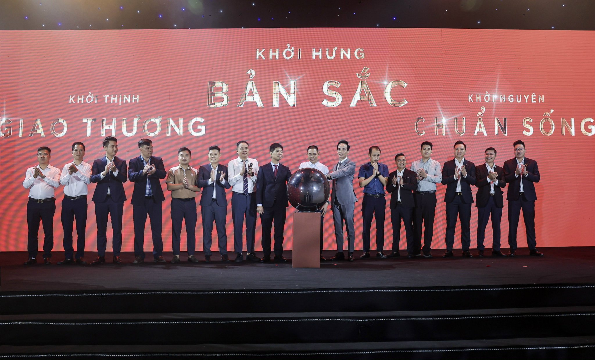 Khoảnh khắc chính thức ra mắt Pg88vn.top độc quyền mỗi ngày NAMMON Square đầy thiêng liêng.
