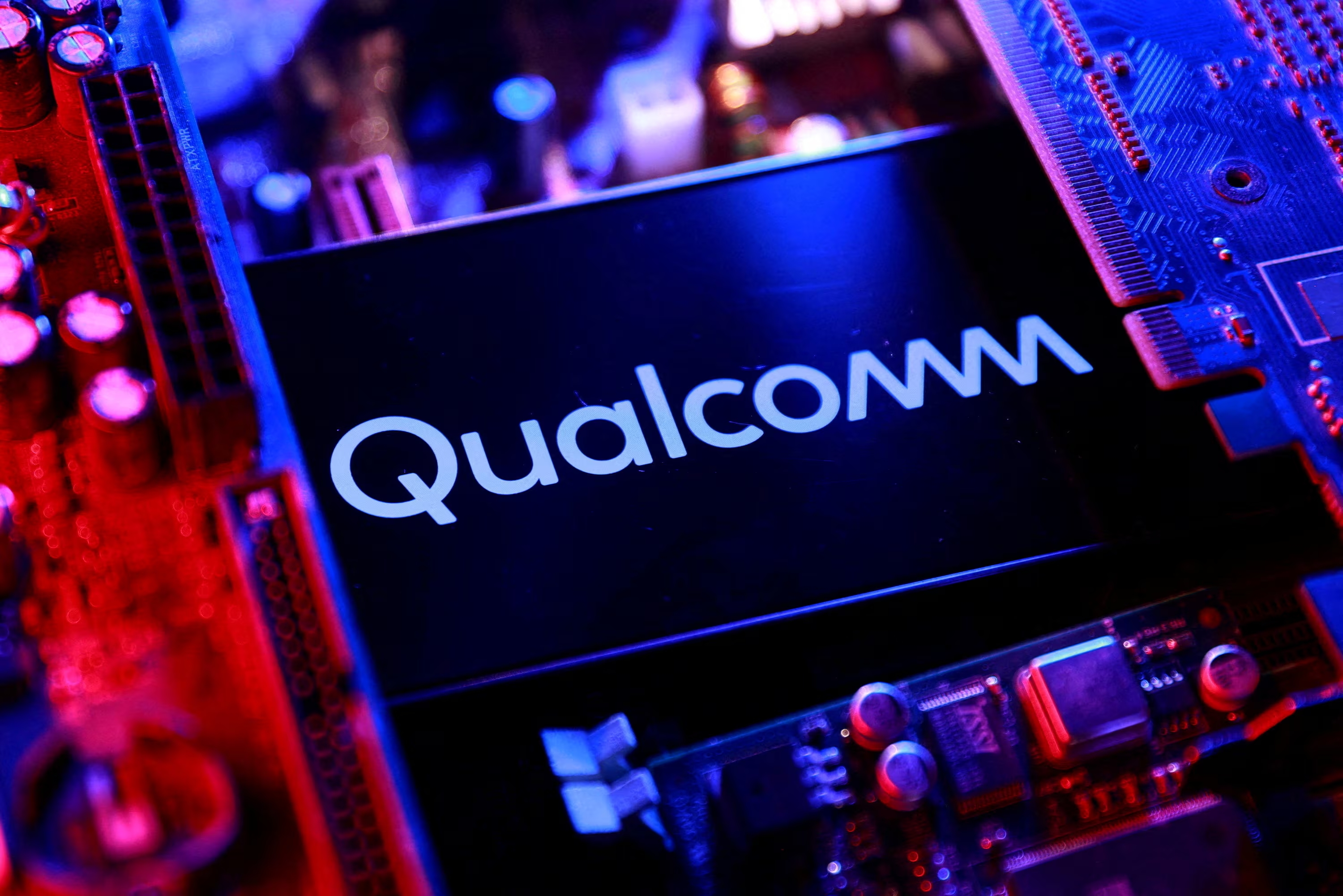 Trước đây, Qualcomm từng nộp phạt tới 975 triệu USD để giải quyết một vụ kiện chống độc quyền tại Trung Quốc.