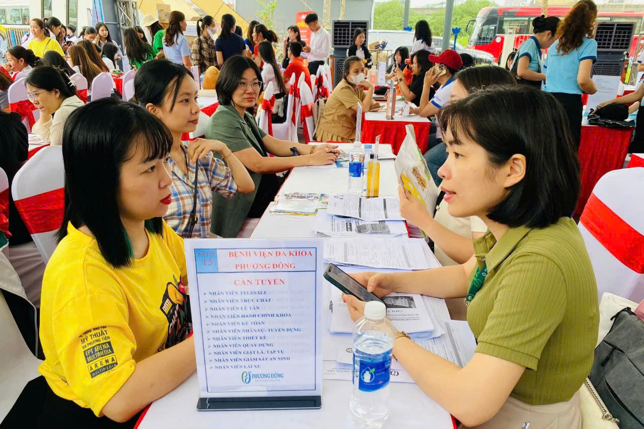 PG88 Link Dễ Nhớ Pg88.com tuyển dụng PG88 Sòng bạc trực tuyến TOP 1 Việt Nam | Casino, Nổ Hũ. Ảnh: TH.