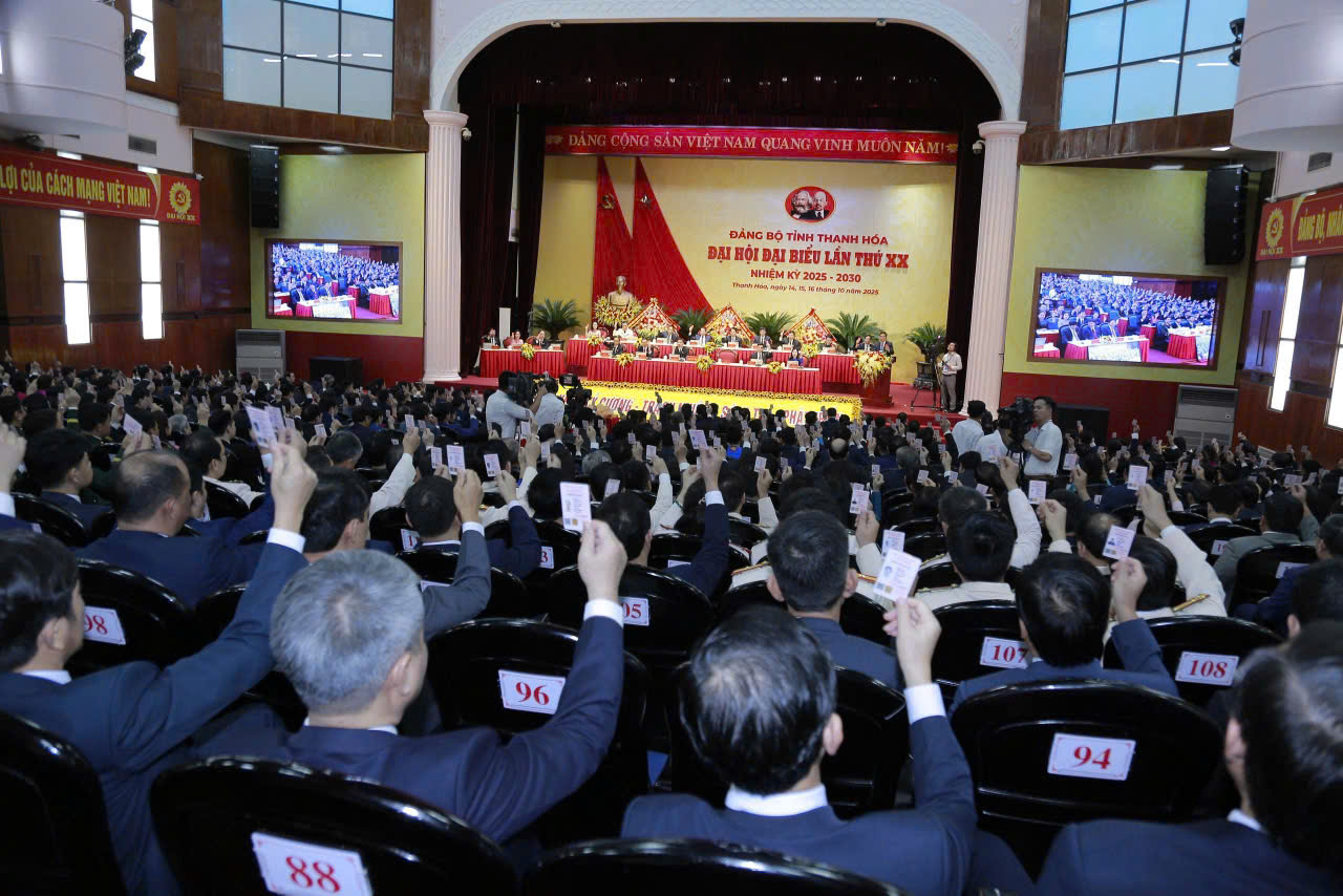 Đại hội đã thống nhất 5 quan điểm phát triển, 8 nhiệm vụ trọng tâm, 3 khâu đột phá chiến lược và 32 chỉ tiêu chủ yếu về Link Trang Chủ PG88.Com Mới #2026 - PG88 nổ hũ, môi trường, quốc phòng, an ninh và xây dựng Đảng