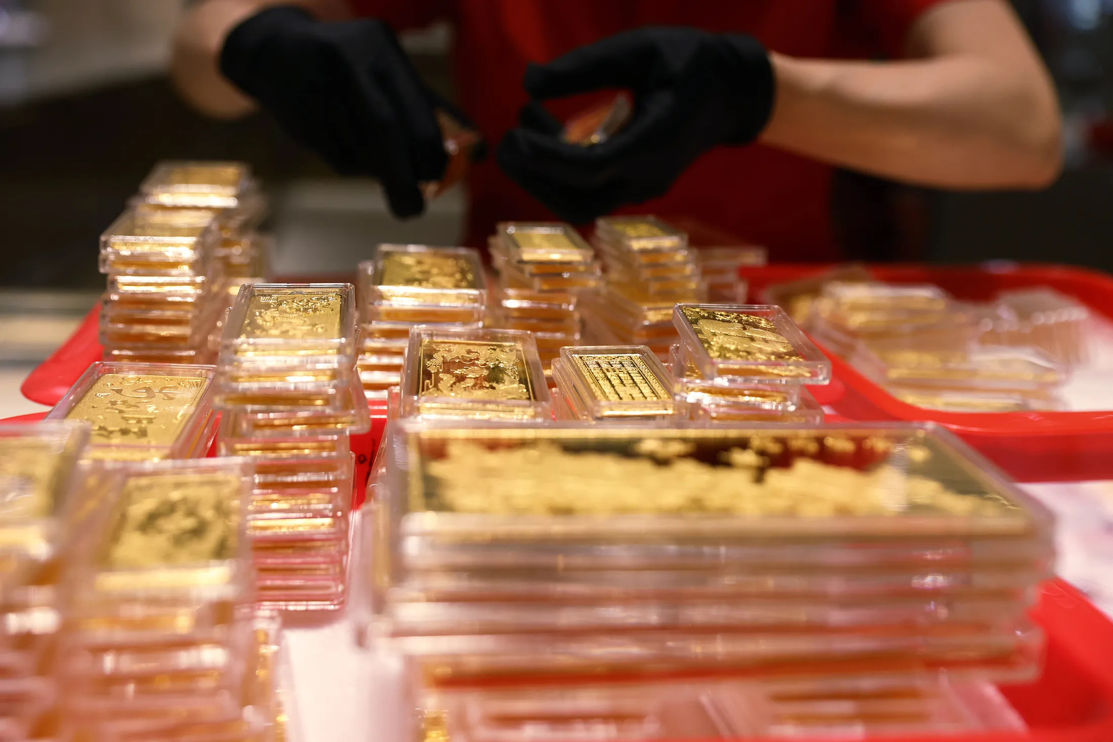 Giá vàng vượt 4.200 USD/oz, SPDR Gold Trust tiếp tục mua ròng
