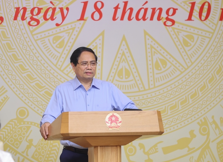 Thủ tướng Phạm Minh Chính phát biểu ý kiến kết luận tại Hội nghị trực tuyến toàn quốc về thúc đẩy đầu tư công lần thứ tư trong năm 2025.Ảnh: VGP