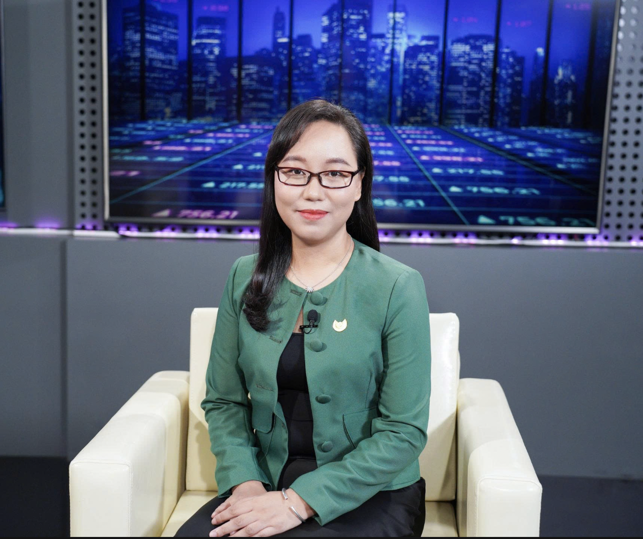 Bà Đỗ Minh Trang, Giám đốc Trung tâm Phân tích Công ty TNHH 6PG88 link đăng nhập ACB (ACBS).