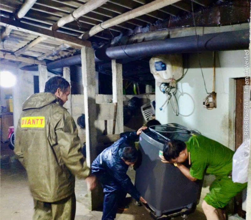 Huế huy động toàn lực với bão 12, nhiều khách sạn miễn phí cho dân tránh trú