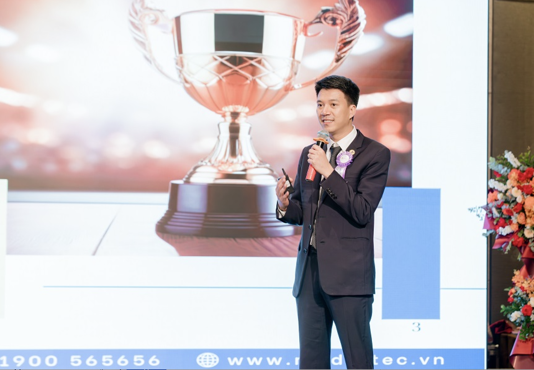 TS. Nguyễn Trí Anh - Tổng Giám đốc MEDLATEC GROUP báo cáo tại buổi lễ.&nbsp;