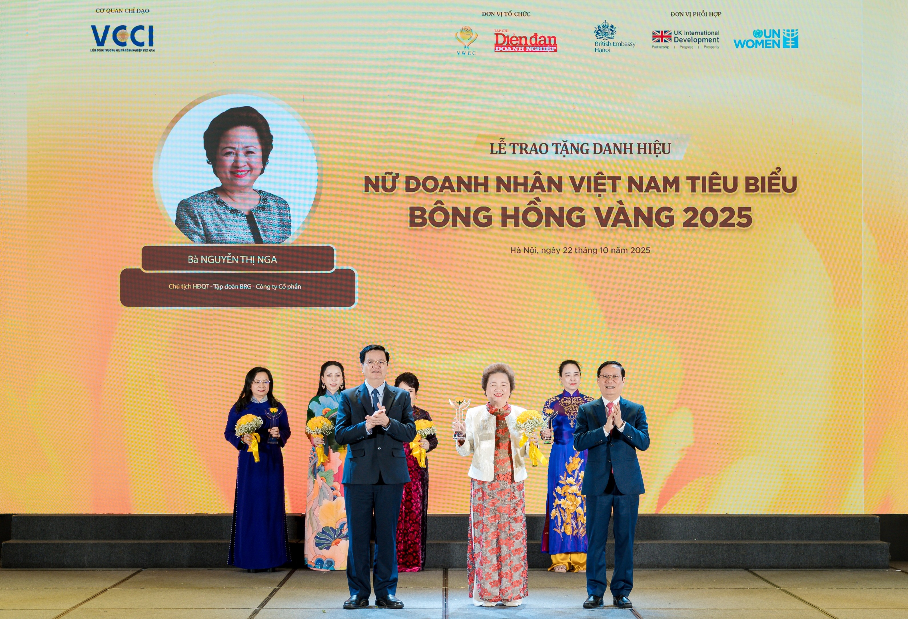 Chủ tịch Tập đoàn BRG được vinh danh Top 10 “Nữ doanh nhân Việt Nam tiêu biểu - Bông hồng Vàng 2025”