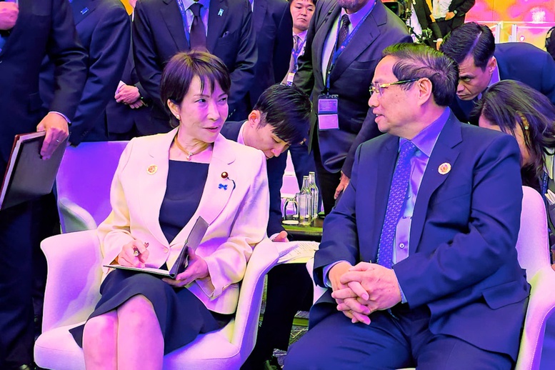 Thủ tướng Chính phủ Phạm Minh Chính gặp tân Thủ tướng Nhật Bản Takaichi Sanae - Ảnh: VGP