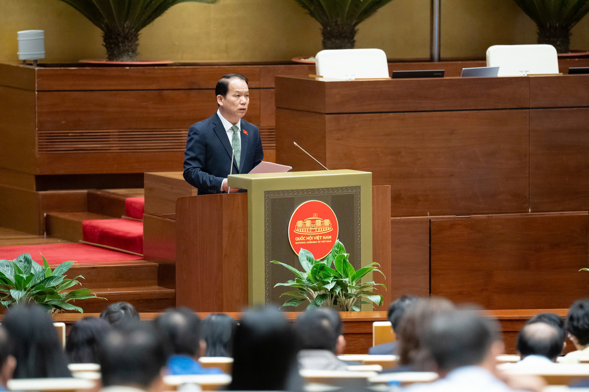 Chủ nhiệm Ủy ban Pháp luật và Tư pháp Hoàng Thanh Tùng trình bày Báo cáo thẩm tra các Link Trang Chủ PG88.Com Mới #2026 luật.