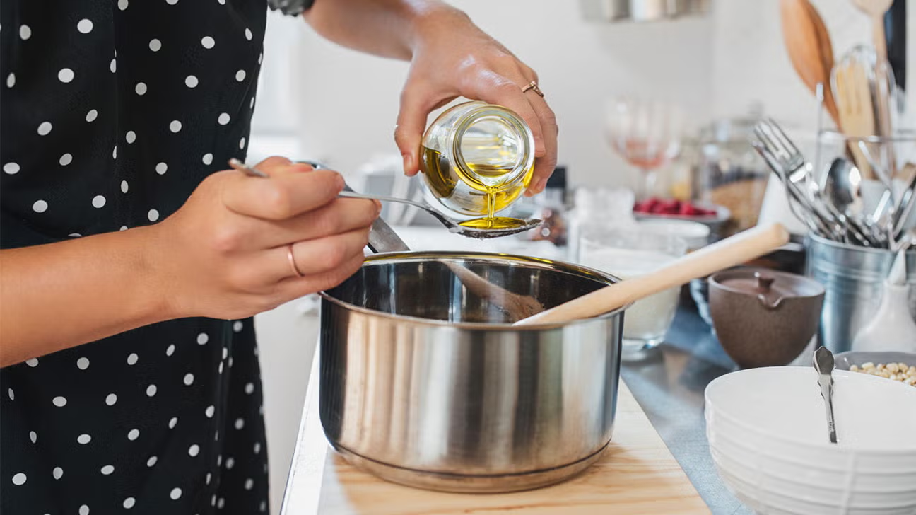Việc tự ép dầu tại nhà mang lại cho người dân niềm tin về sự an toàn.
