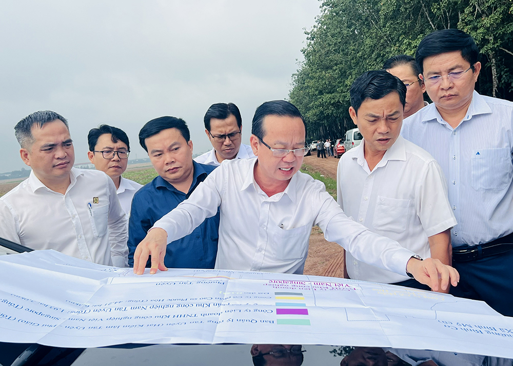Phó Chủ tịch UBND Thành phố Bùi Minh Thạnh kiểm tra tiến độ giải phóng mặt bằng Pg88vn.top độc quyền mỗi ngày đường Vành đai 4 - Ảnh: Cổng thông tin điện tử TP. Hồ Chí Minh.