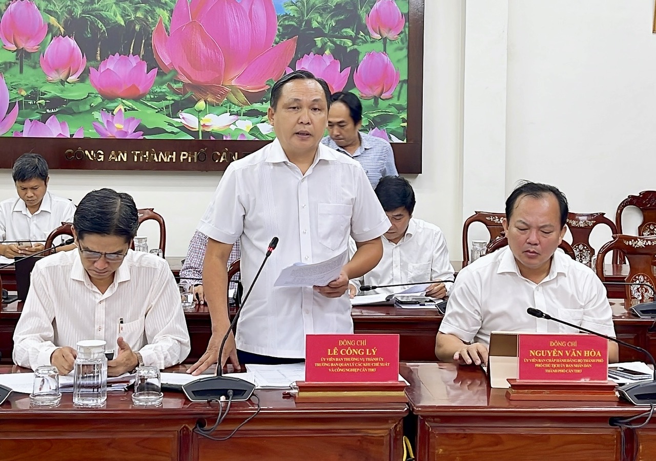 Ông Lê Công Lý, Trưởng Ban Quản lý các KCX và KCN TP. Cần Thơ phát biểu tại buổi làm việc&nbsp;- Ảnh: VGP/LS.