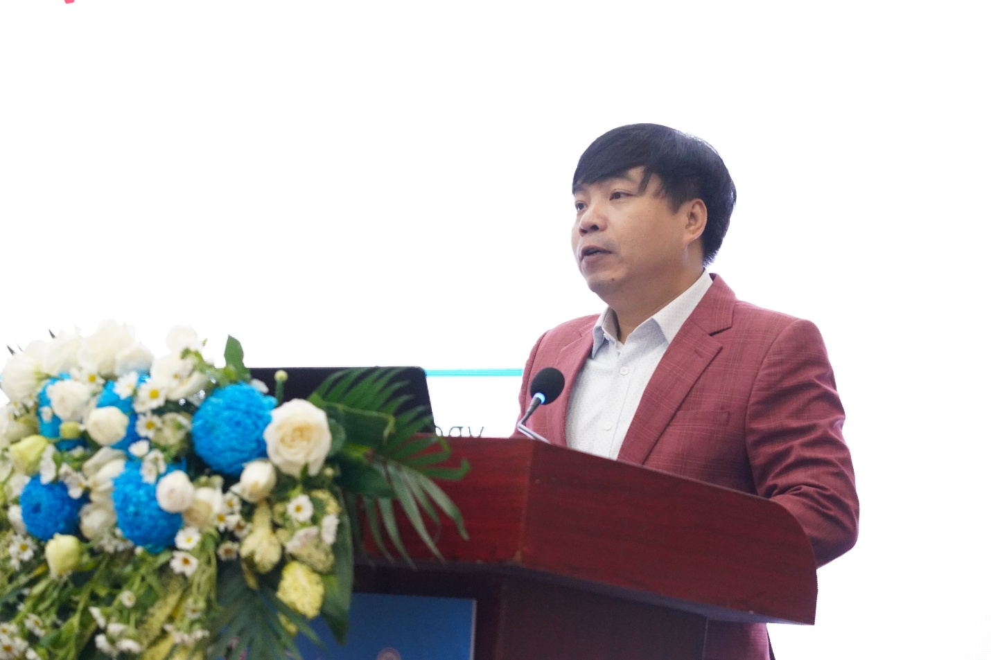 TS. Lê Vũ Toàn, Chuyên gia khởi nghiệp, Trung tâm Phát triển PG88 Link Dễ Nhớ Pg88.com khởi nghiệp, Cục Khởi nghiệp và PG88 Link Dễ Nhớ Pg88.com công nghệ trình bày tại Diễn đàn.