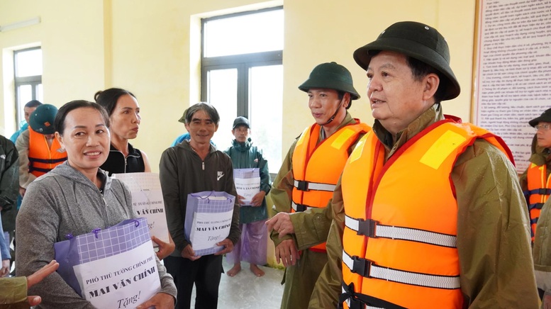 Phó thủ tướng Mai Văn Chính thăm hỏi, động viên và tặng quà Link Đăng Nhập PG88 Chính Thức 2026 vùng lũ