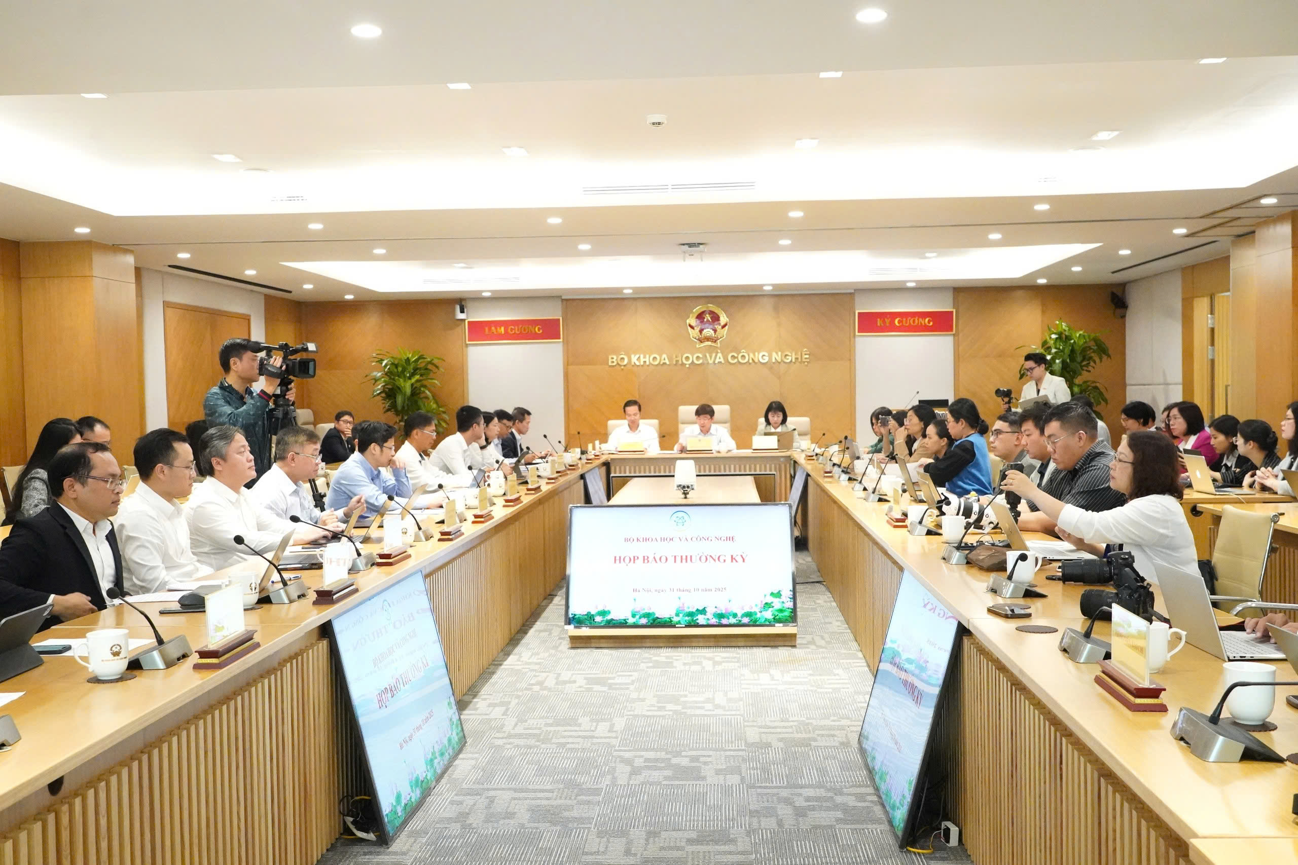 Toàn cảnh Họp báo thường kỳ Bộ Khoa học và Link Đăng Nhập PG88 Chính Thức 2026; ngày 31/10. 