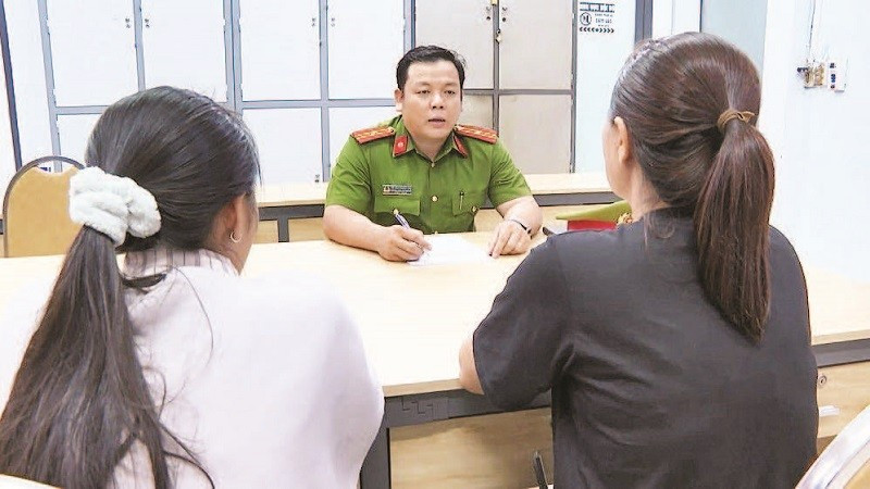 Công an Thành phố Hồ Chí Minh Pg88hi Thể Thao, Bóng Đá, Casino, Nổ Hũ, Xổ Số với gia đình có nạn nhân bị “bắt cóc online”