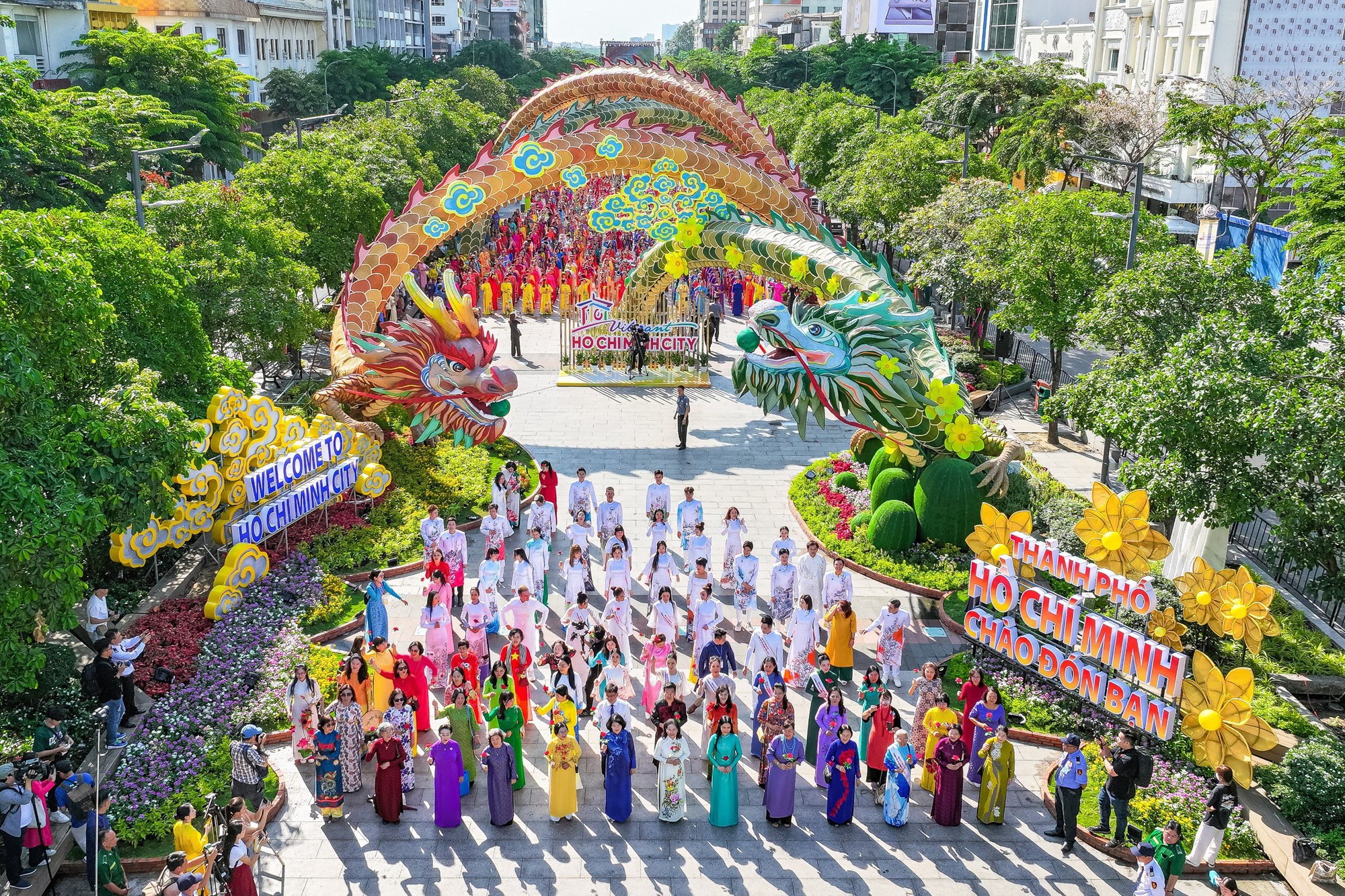 Lễ hội Áo dài mang lại hình ảnh rất đẹp, đậm bản sắc và hấp dẫn du khách.