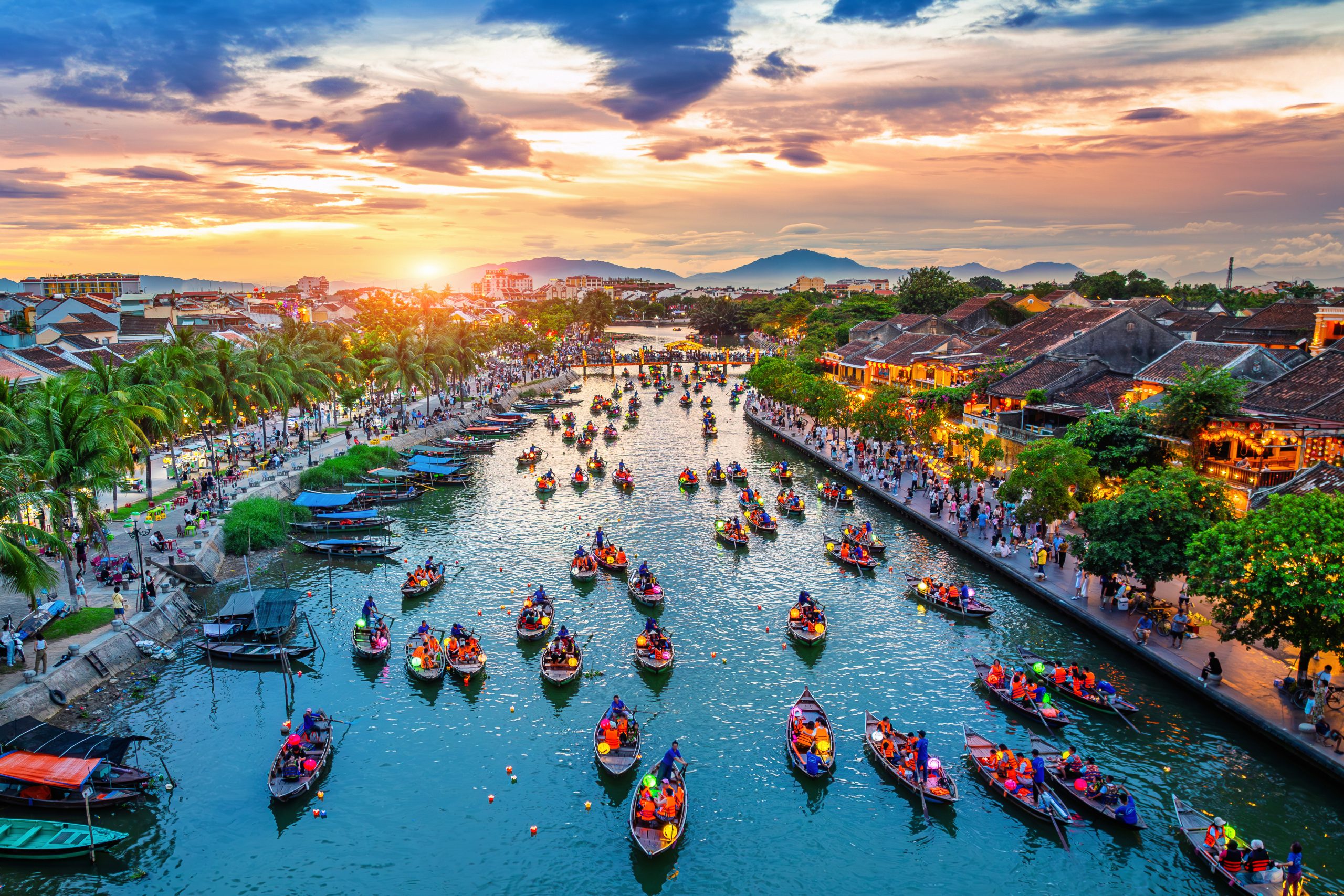 Ngành du lịch tăng tốc thu hút khách quốc tế