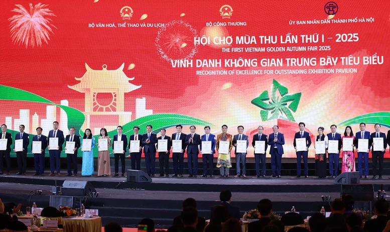 Phó Thủ tướng Bùi Thanh Sơn trao chứng nhận vinh danh 30 tổ chức, PG88 Link Dễ Nhớ Pg88.com có 