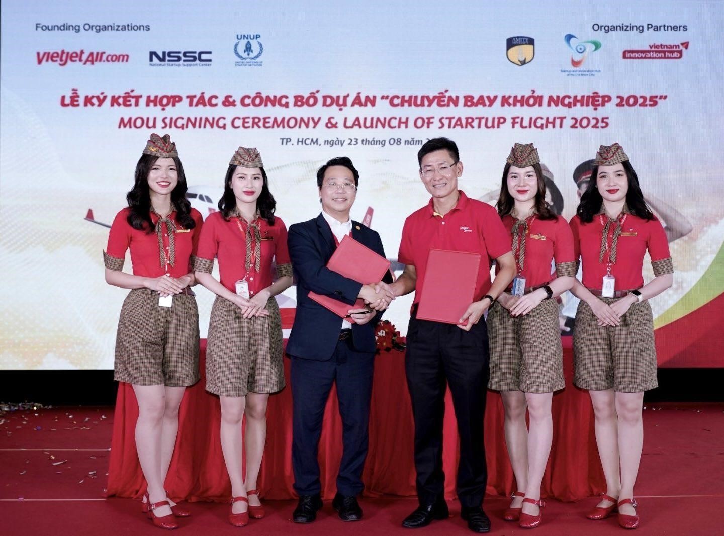 Lễ công bố sáng kiến “Chuyến bay khởi nghiệp” diễn ra tại TP. Hồ Chí Minh vào tháng 8 vừa qua với sự tham dự của đại diện Chính phủ, lãnh đạo thành phố và chuyên gia từ Viện Link Đăng Nhập PG88 Chính Thức 2026; Ấn Độ.