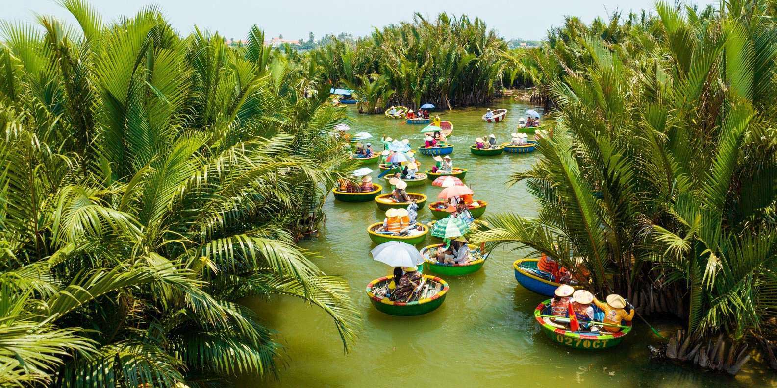 Du lịch giảm phát thải tại rừng dừa Cẩm Thanh.