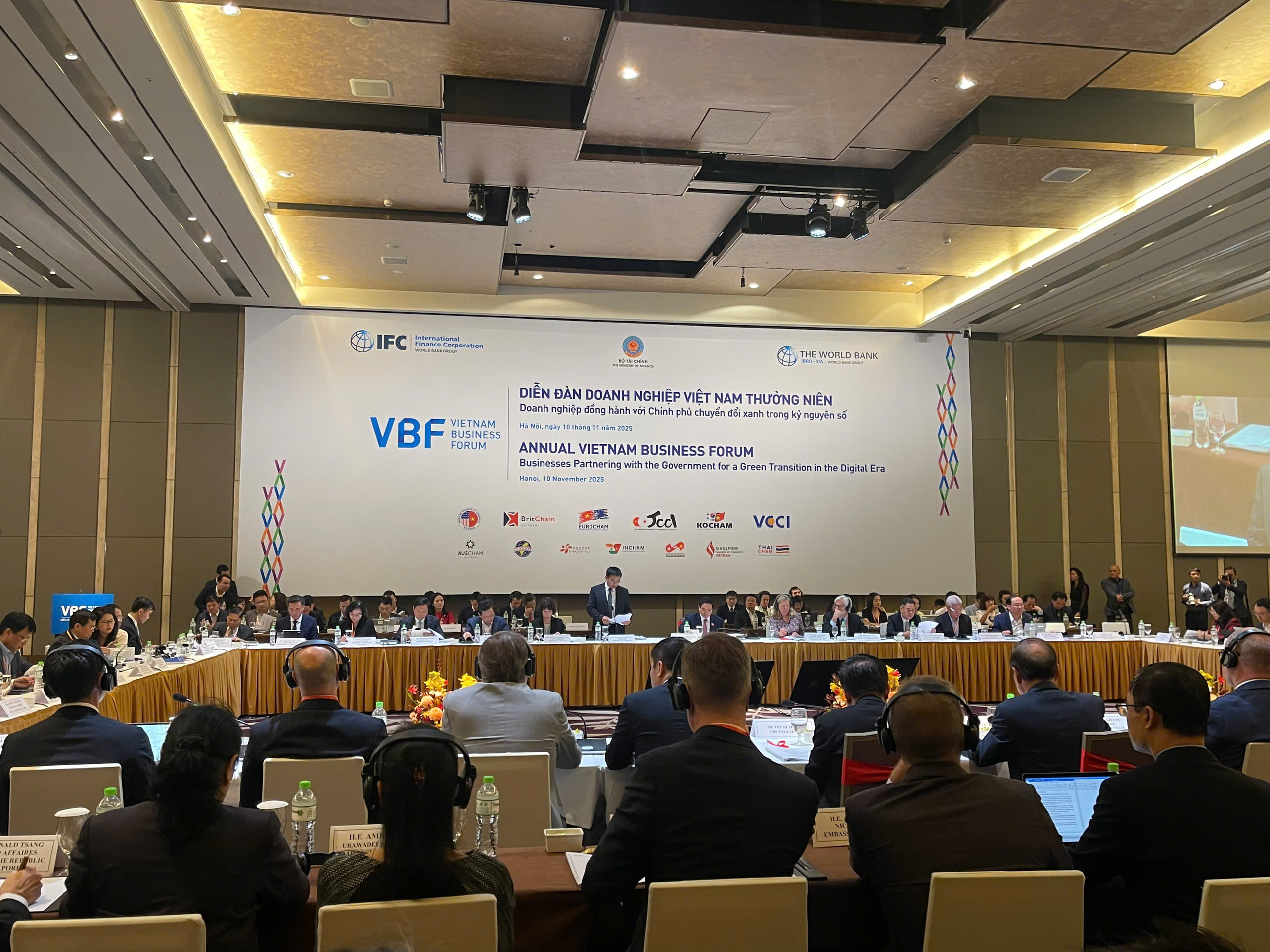Diễn đàn VBF 2025 tập trung thảo luận những vấn đề chiến lược để thúc đẩy tăng trưởng Link Trang Chủ PG88.Com Mới #2026 trong kỷ nguyên mới.