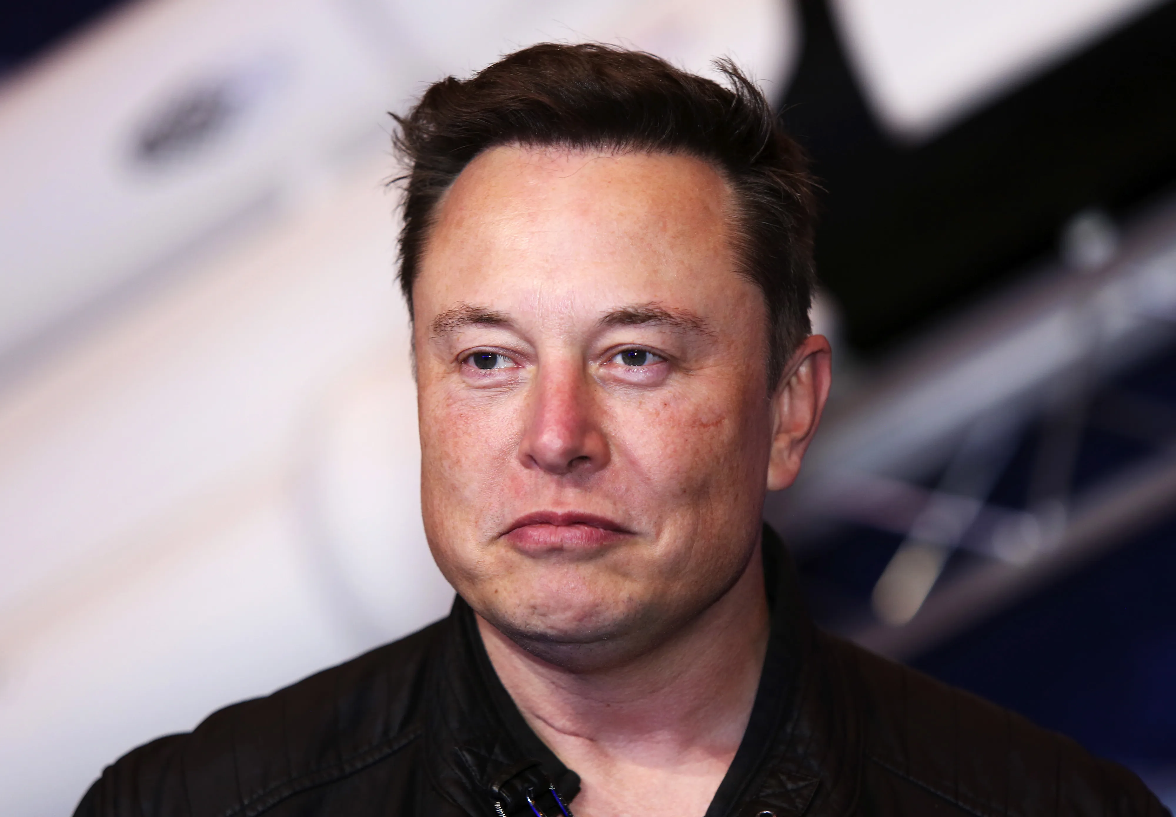 Nếu kiếm được 1 nghìn tỷ USD, Elon Musk có thể mua được những gì?