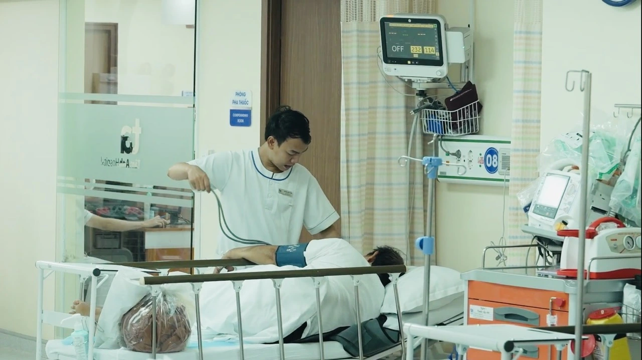 Bệnh nhân sau ăn bánh mì phải nhập viện cấp cứu tại Bệnh viện Tâm Anh TP.HCM.