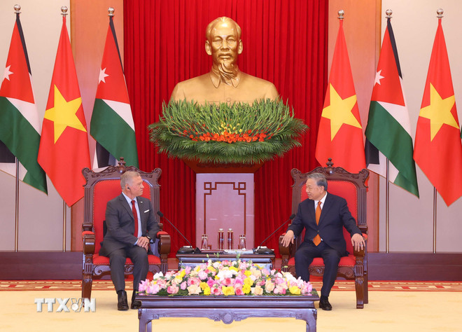Tổng Bí thư Tô Lâm hội kiến với Quốc vương Jordan Abdullah II bin Al Hussein. Ảnh: TTXVN.