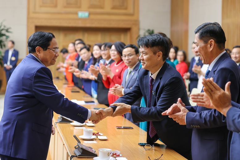 Thủ tướng Chính phủ Phạm Minh Chính gặp mặt, chúc mừng các nhà giáo nhân dịp kỷ niệm ngày Nhà giáo Việt Nam 20/11