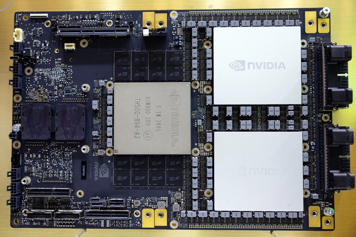 Siêu chip GB200 của Nvidia. Ảnh: Bloomberg